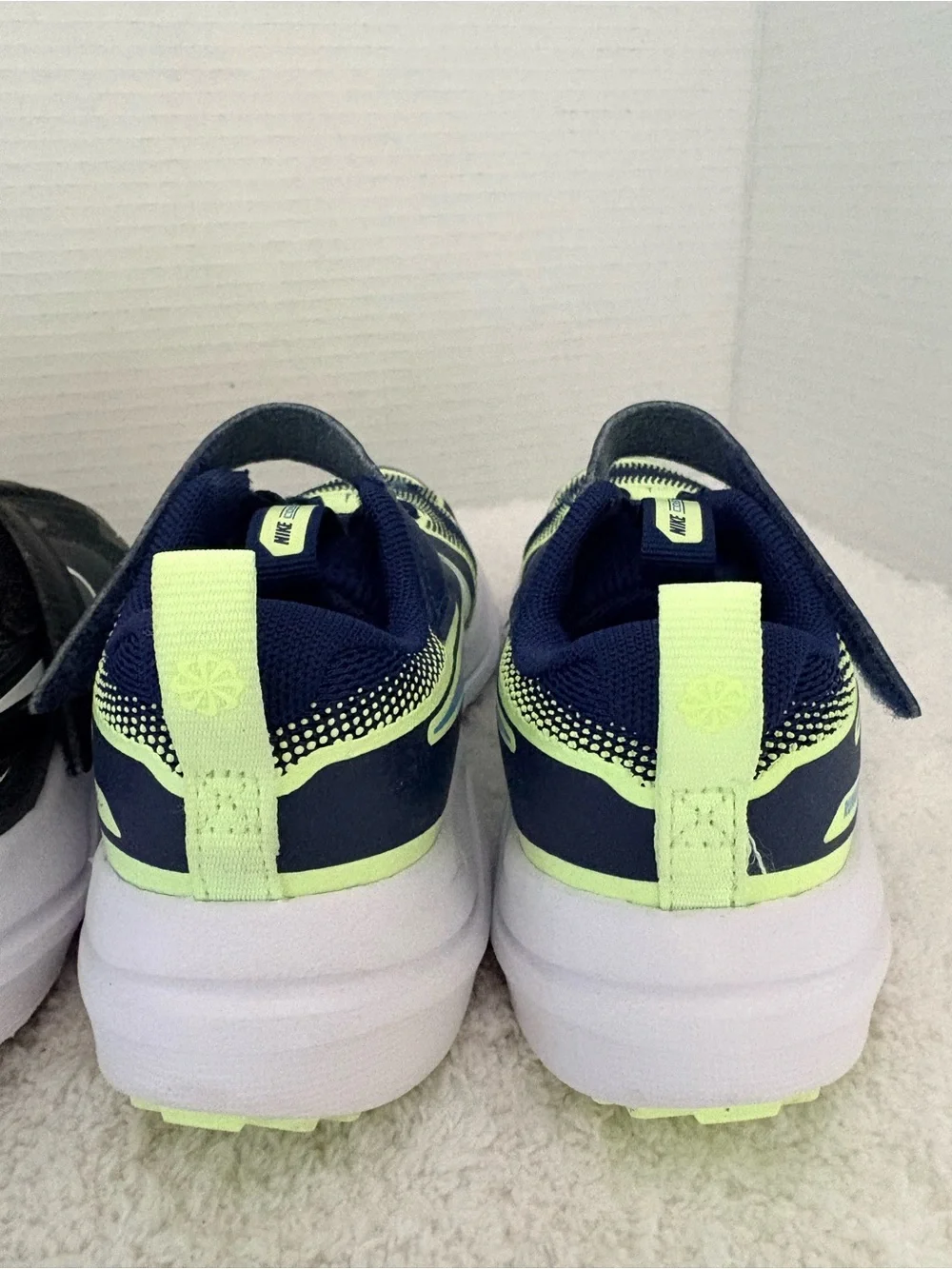Nike Cosmic Toddler Running Athletic Shoes Black and Navy Size 10.5C